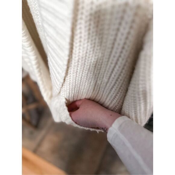 Anthropologie Cable Knit soft sweater - Picture 9 of 14